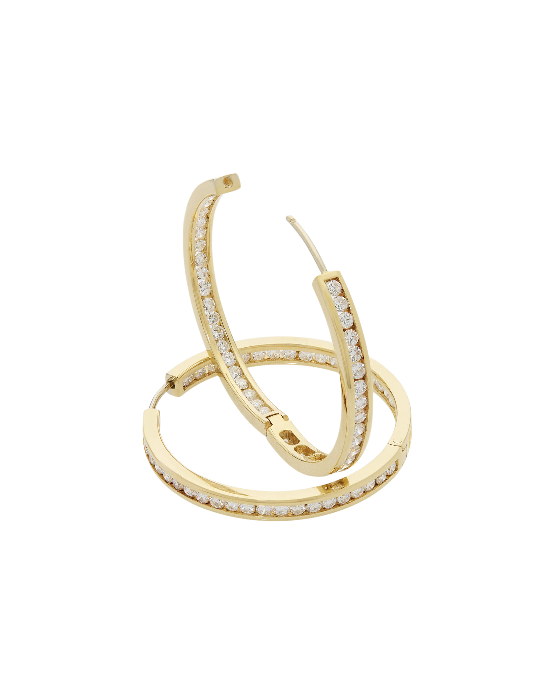 Orecchini a cerchio in oro giallo con diamanti-2