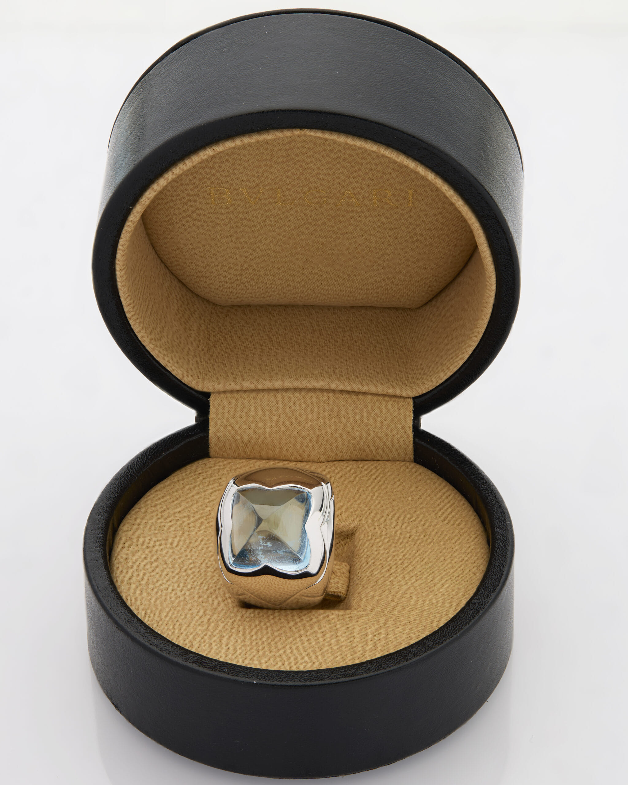 Anello bulgari piramide oro bianco e topazio-4