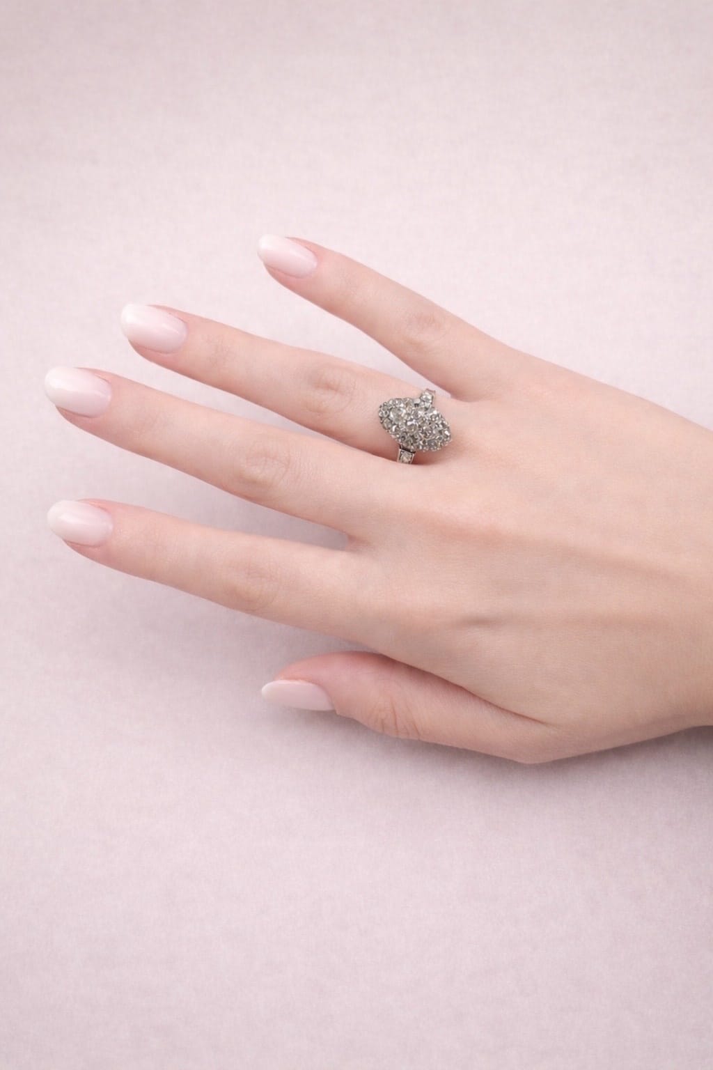 Anello antico forma marquise in oro rosa e bianco con diamanti-4