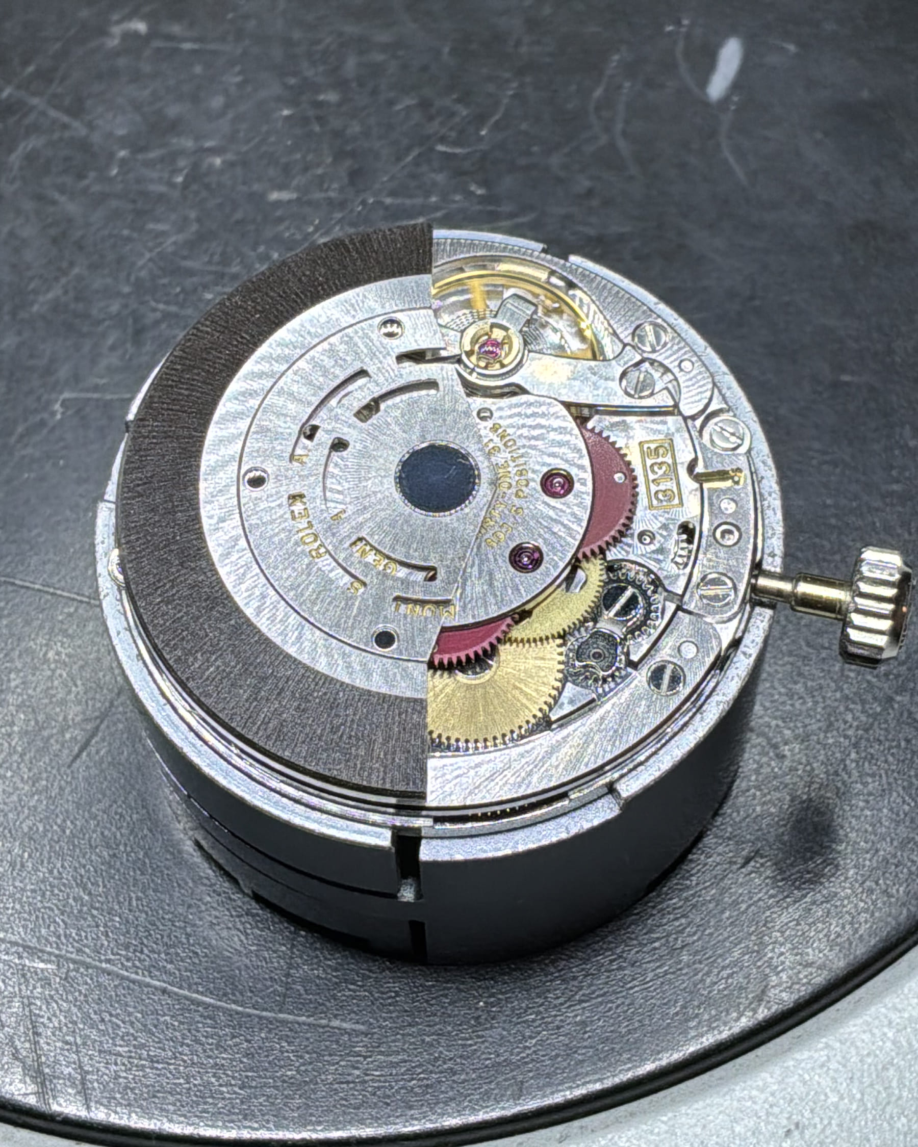 Rolex oyster perpetual date ref 15200-8