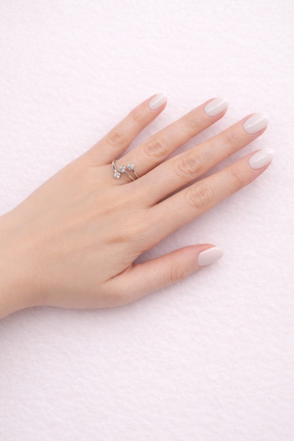 Anello trilogy in oro bianco e diamanti 0,36 ct-4