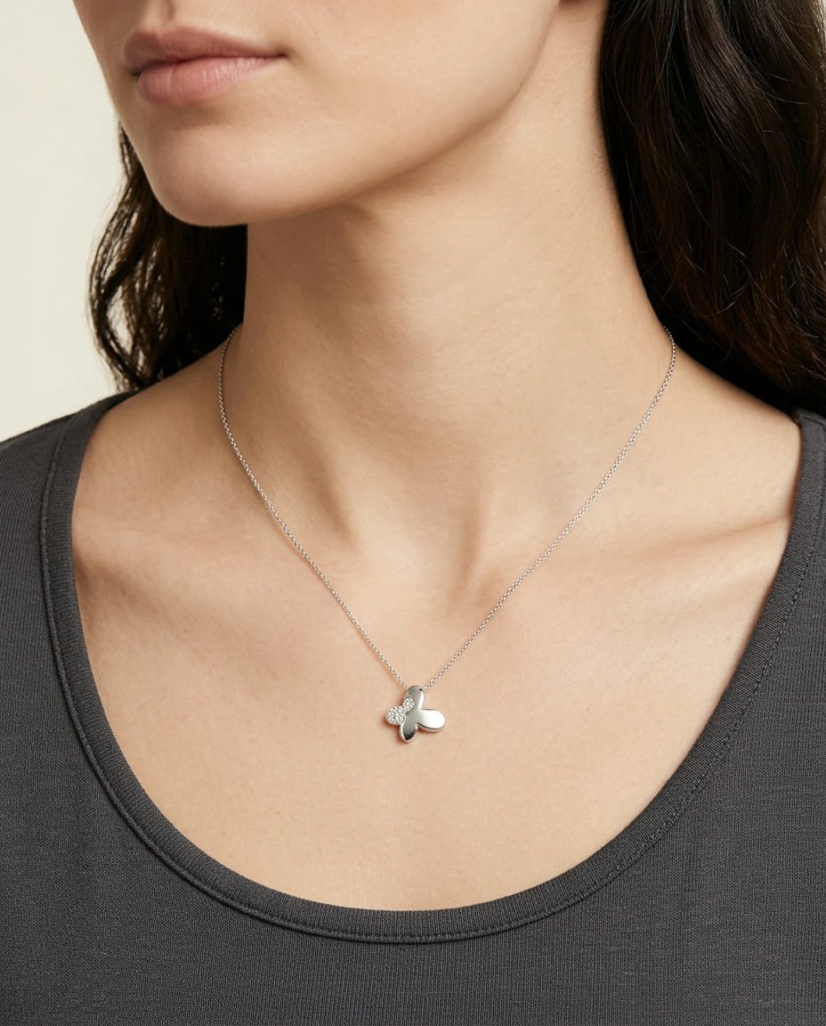 Catenina oro bianco e ciondolo farfalla con diamanti-3