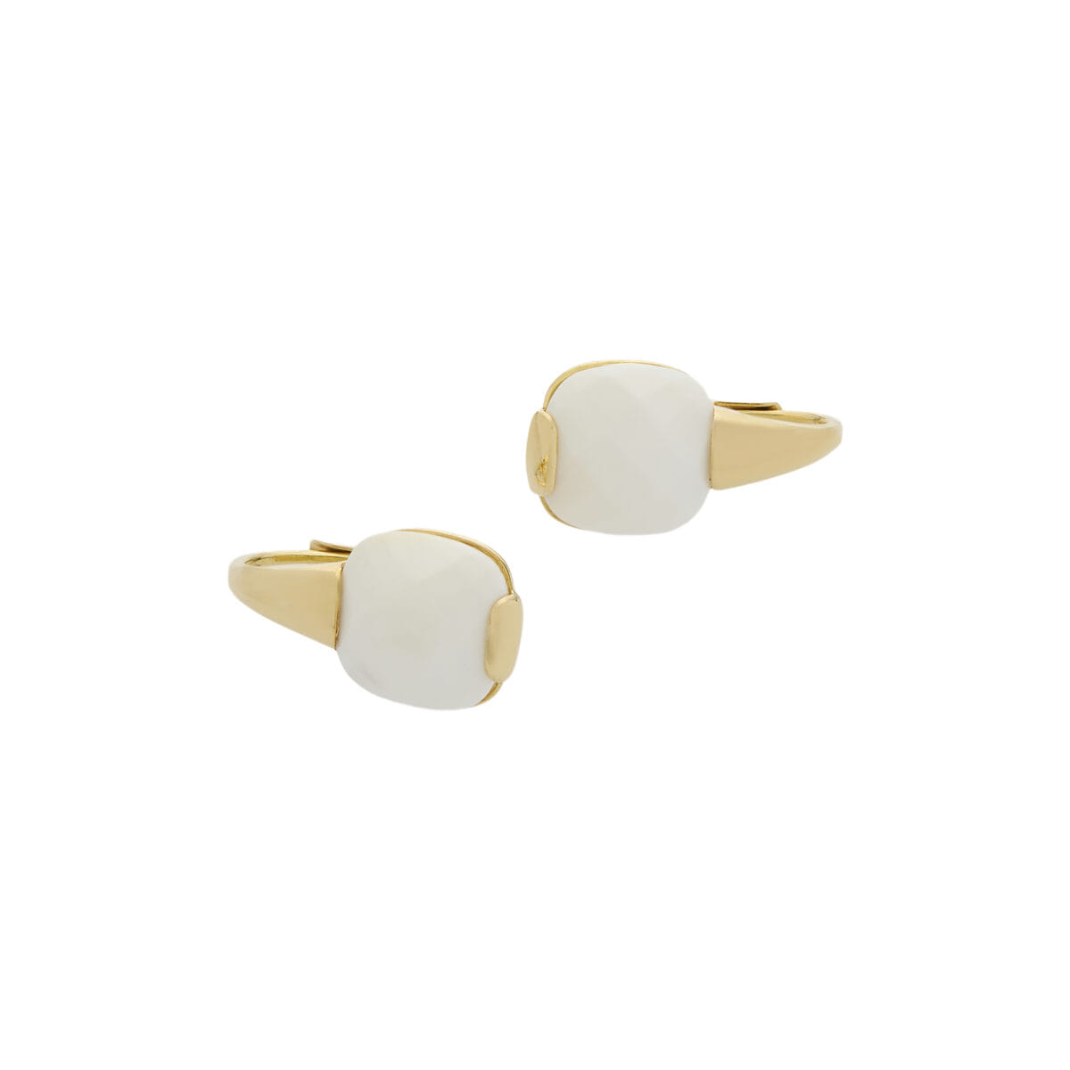 Orecchini in oro giallo con calcedonie bianche-1
