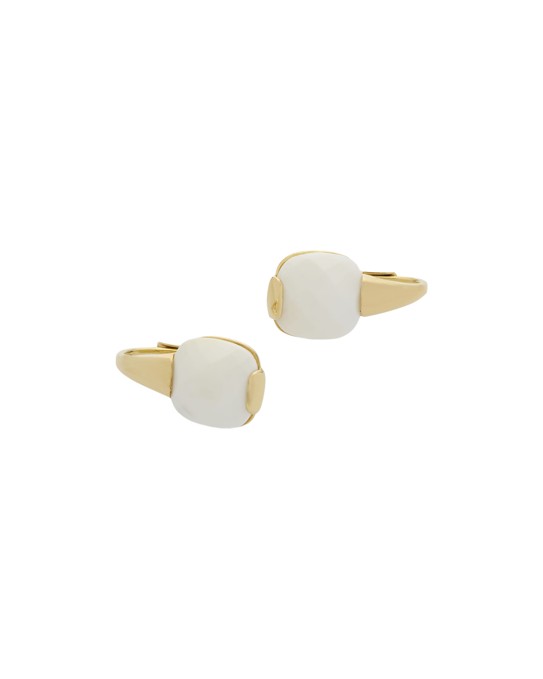 Orecchini in oro giallo con calcedonie bianche-1