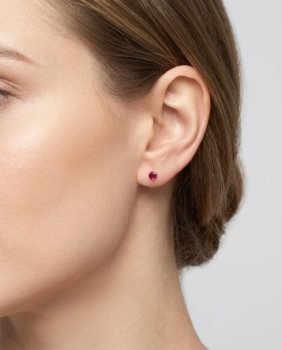 Orecchini punto luce con rubini-3