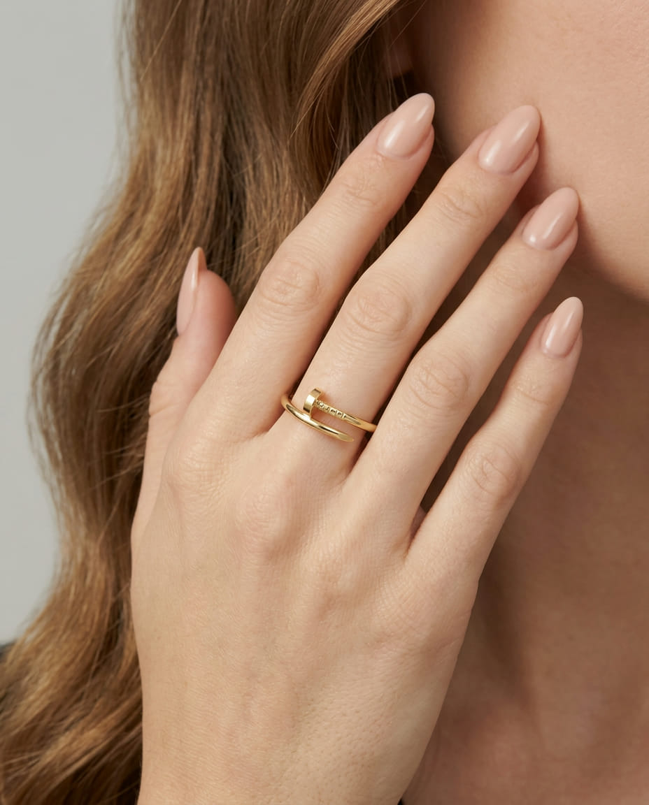 Anello cartier juste un clou modello piccolo in oro giallo-4