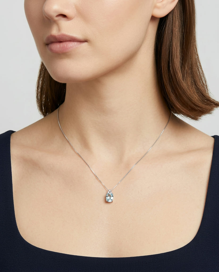 Catenina in oro bianco con ciondolo acquamarina ovale e diamanti-3