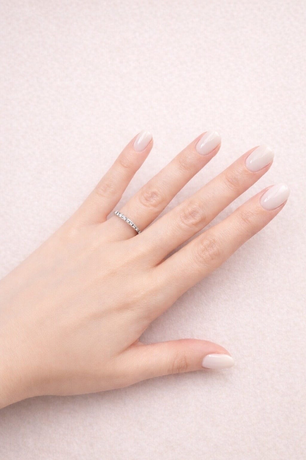 Anello veretta in oro bianco e 7 diamanti 0,14 ct-4