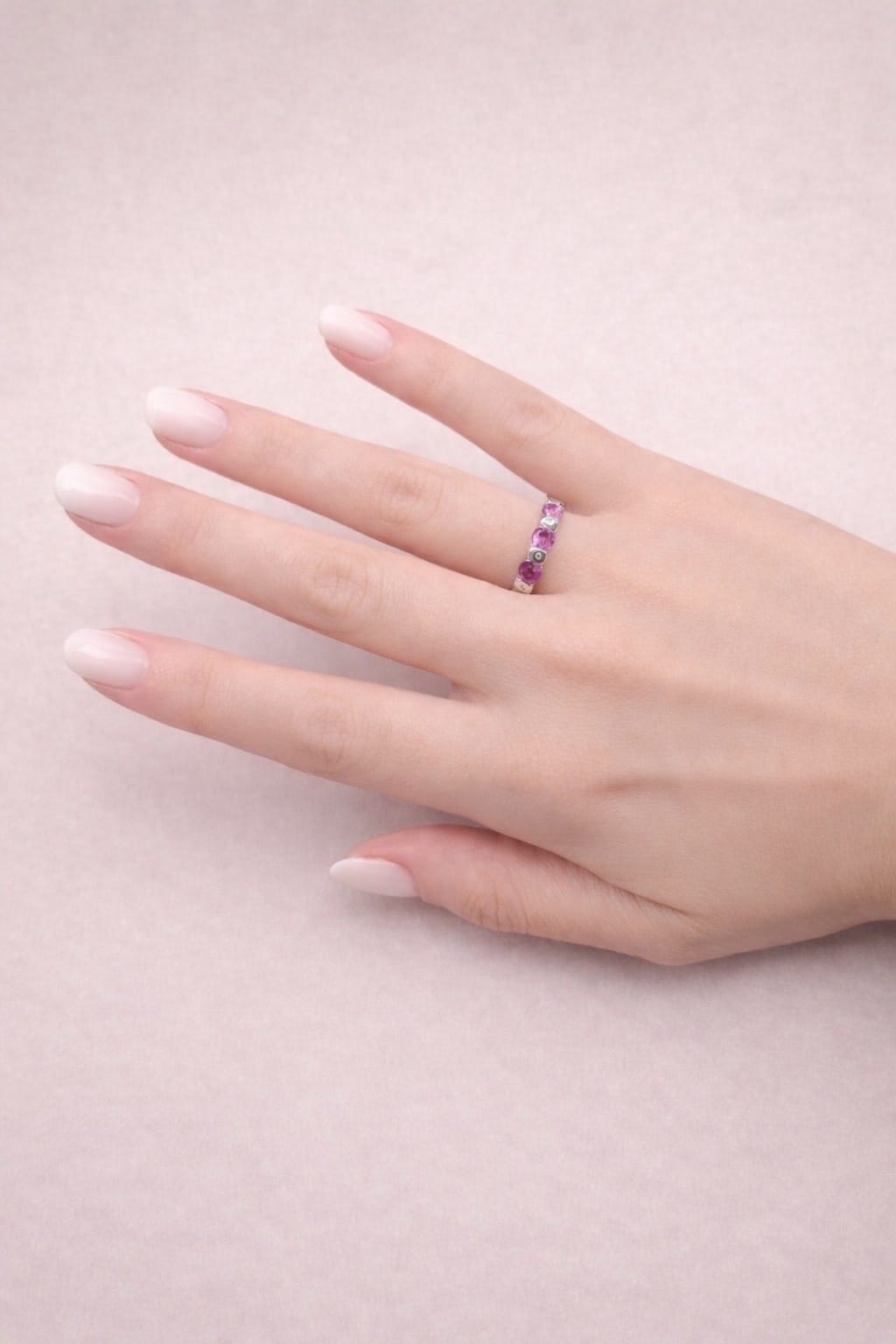 Anello comete in oro bianco con diamanti e zaffiri rosa-4