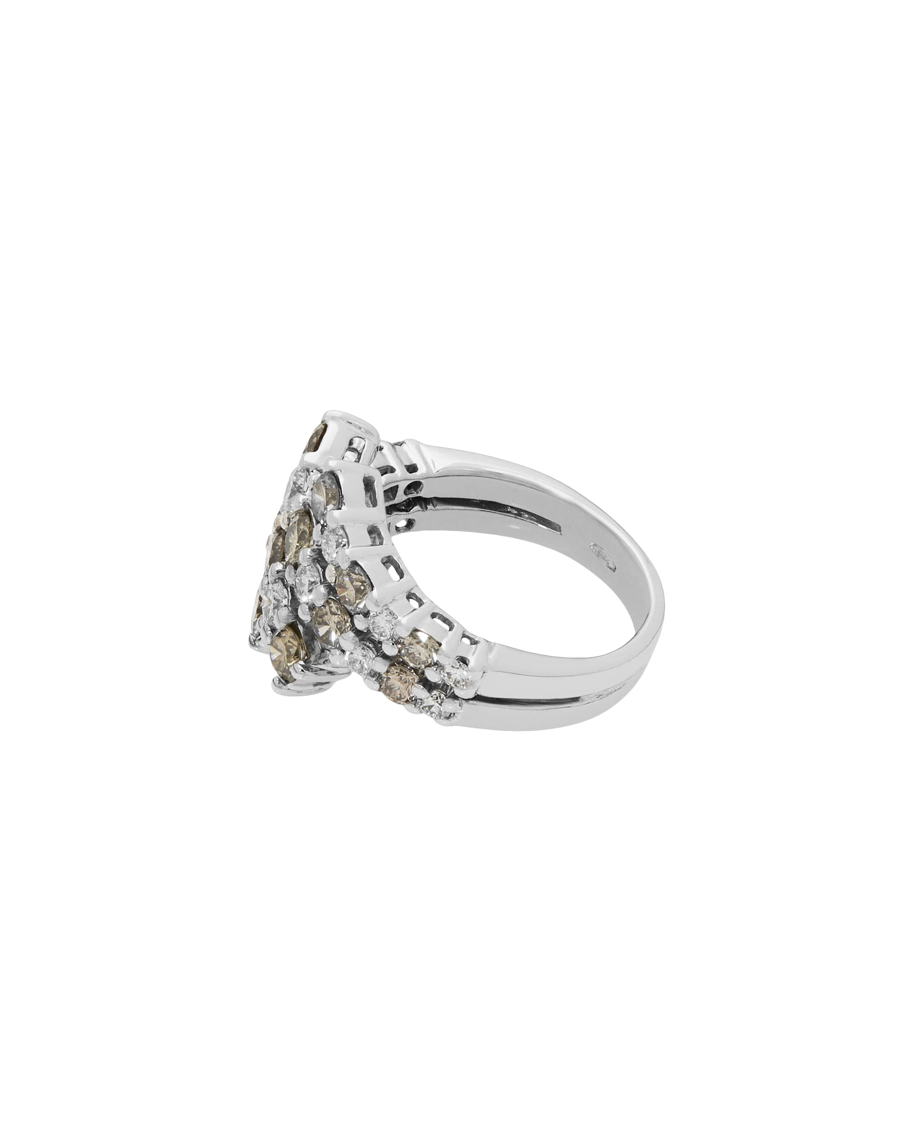 Anello fascia contrariè in oro bianco con diamanti bianchi e diamanti brown-2