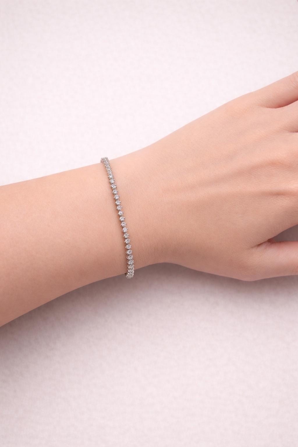 Bracciale tennis in oro bianco con diamanti 2,07 ct-3