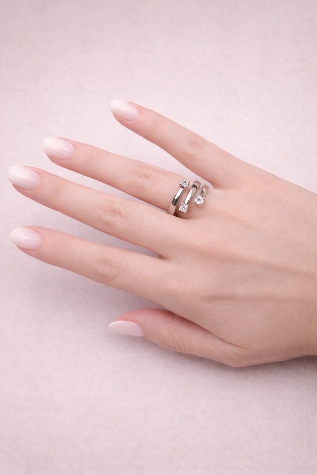 Anello trilogy stile recarlo in oro bianco e diamanti-4