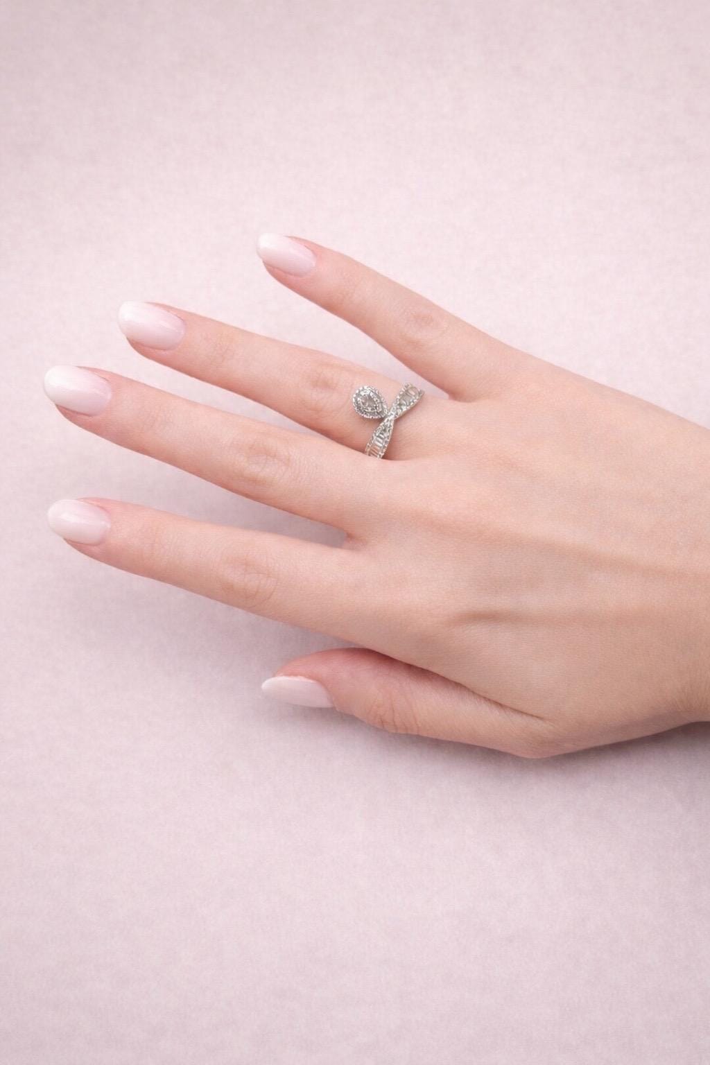 Anello stile joséphine aigrette in oro bianco con diamanti bianchi e rosa-4