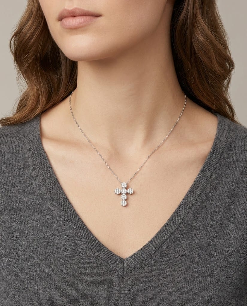 Catenina in oro bianco con ciondolo croce magic fiore di diamanti-3