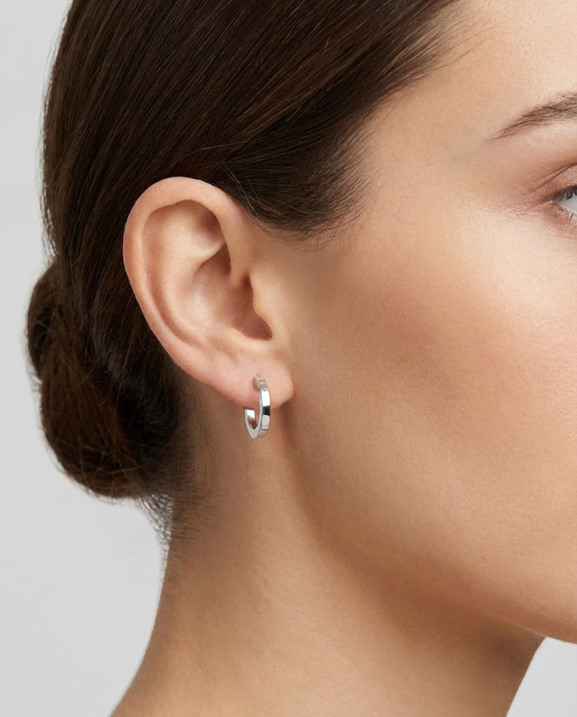 Orecchini cerchietto squadrati in oro bianco-3