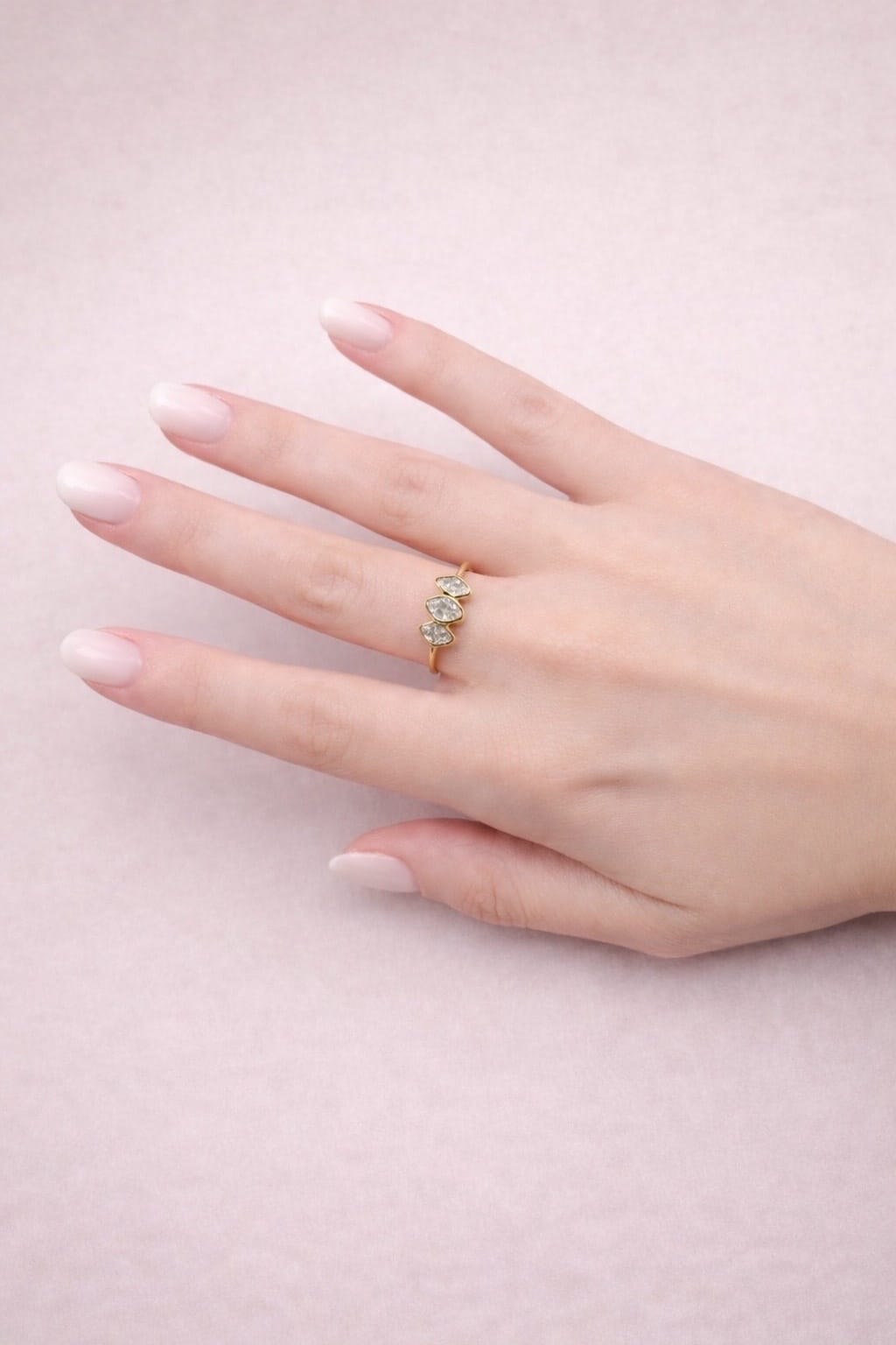 Anello trilogy in oro giallo con diamanti marquise-4