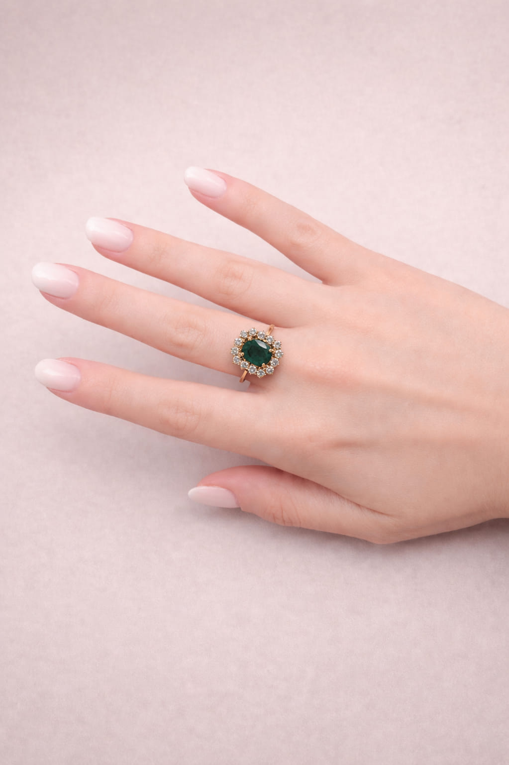 Anello fiore in oro giallo con smeraldo e diamanti-4