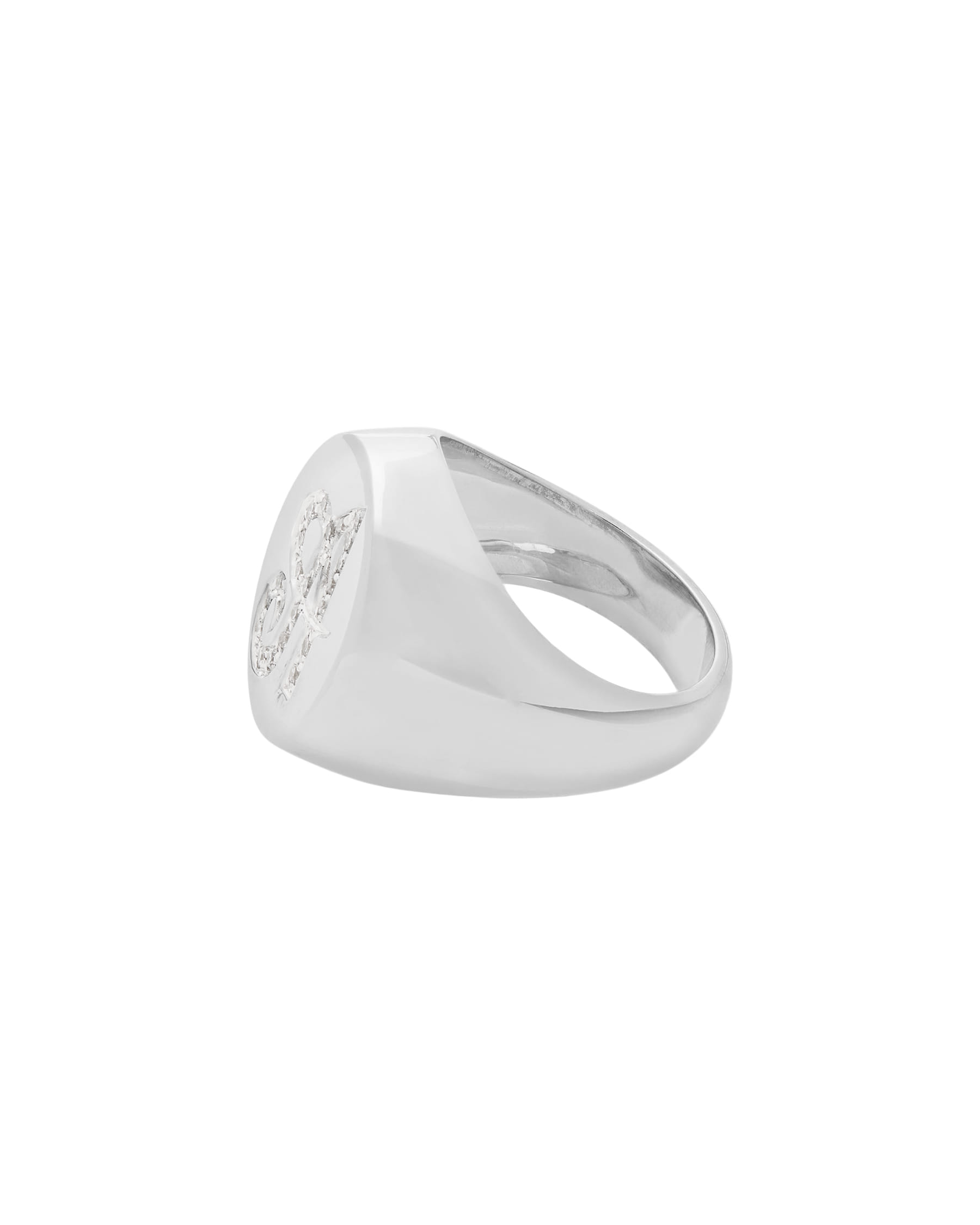 Anello sigillo in oro bianco e diamanti con lettera a-2