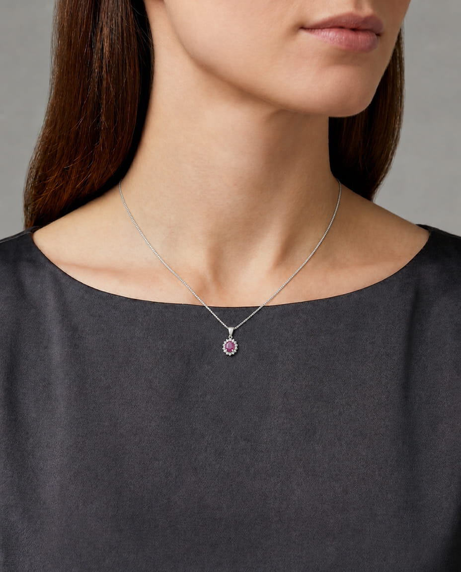 Collana in oro bianco con ciondolo rubino e diamanti-3