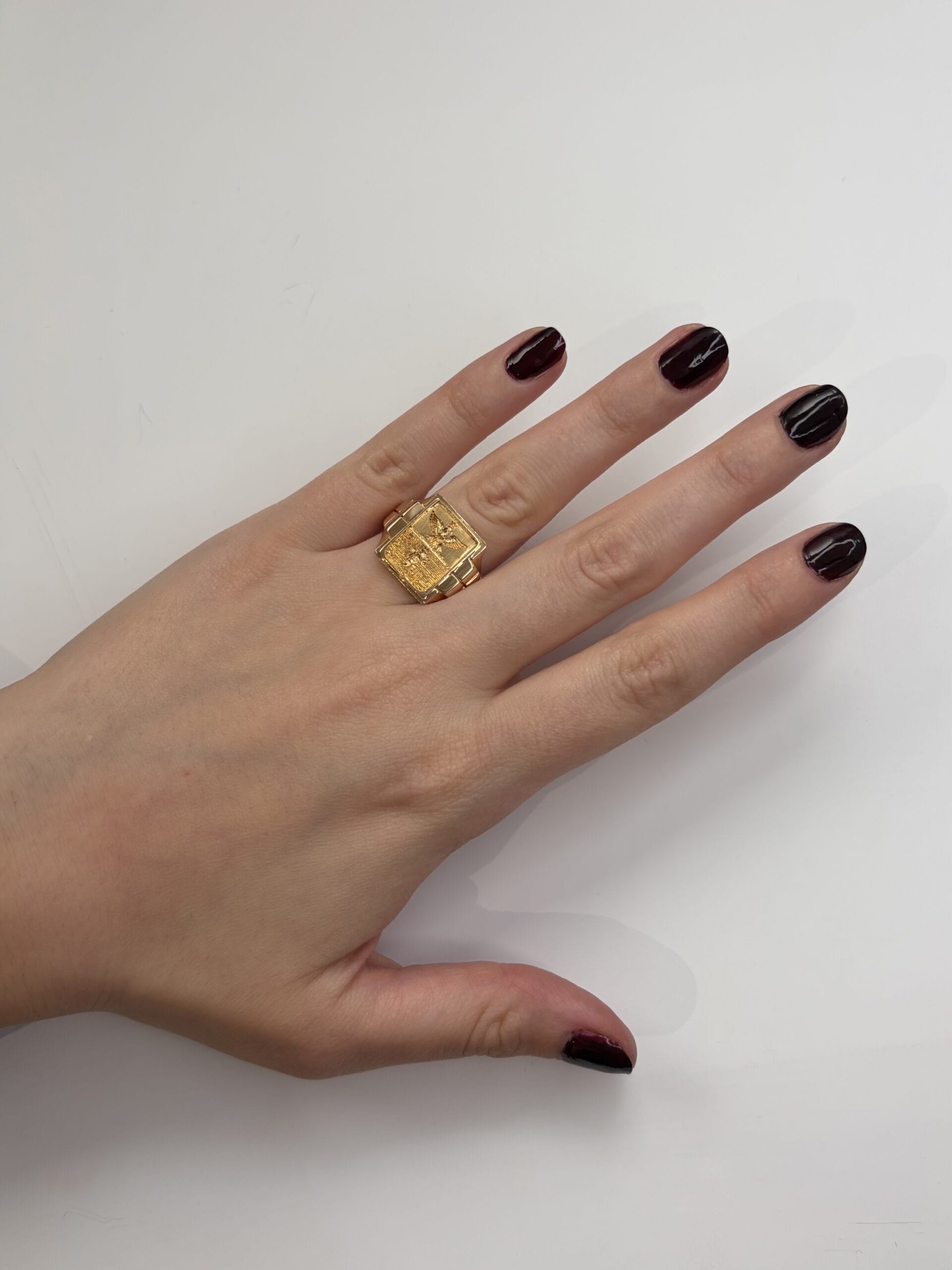 Anello sigillo in oro rosso con stemma aquila e leone-4