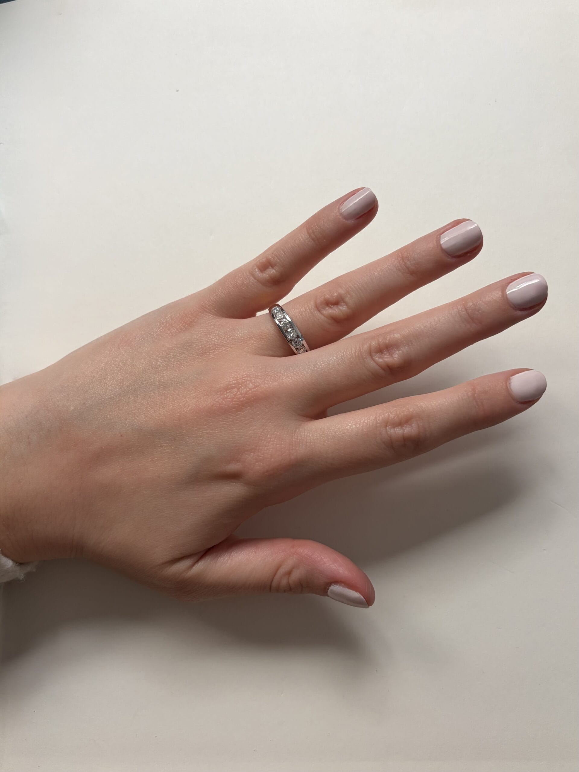 Anello veretta in oro giallo e bianco con diamanti 0,70 ct-4