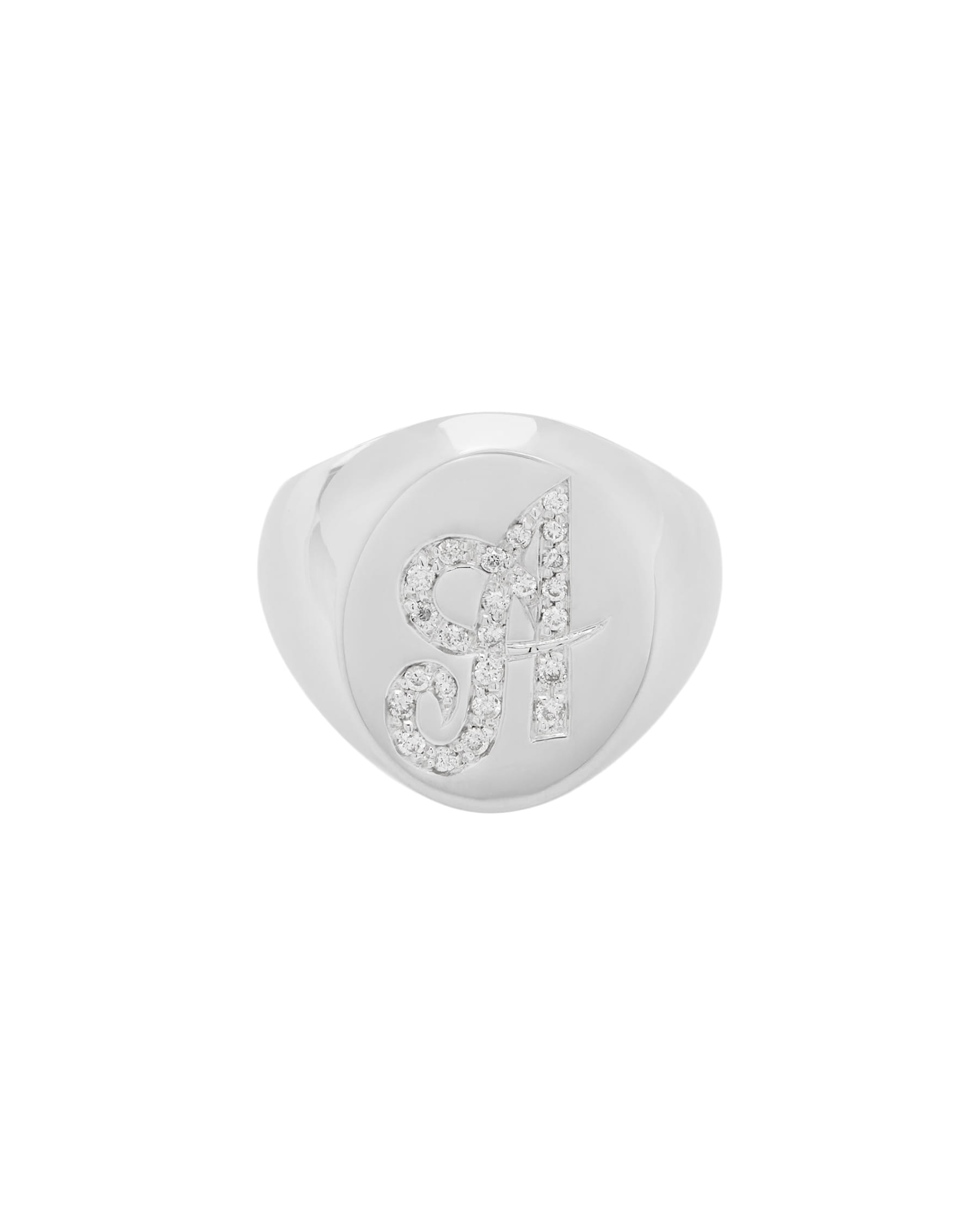 Anello sigillo in oro bianco e diamanti con lettera a-1