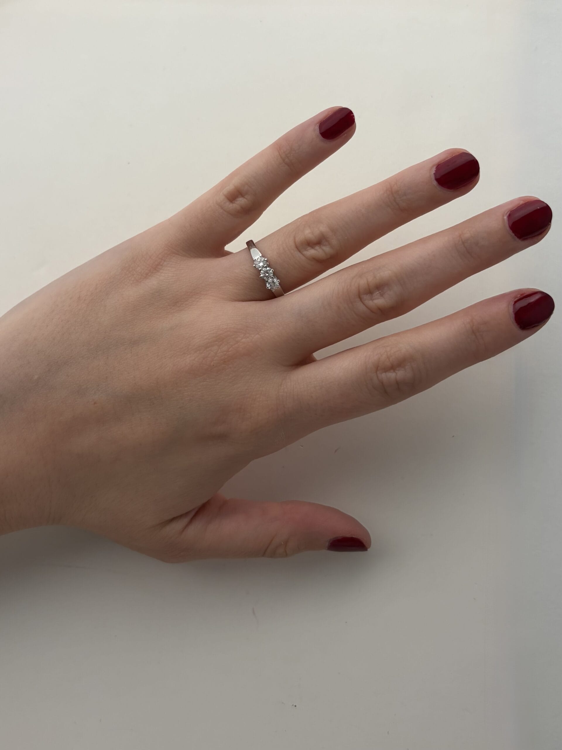Anello trilogy salvini in oro bianco con diamanti 0,51 ct-4