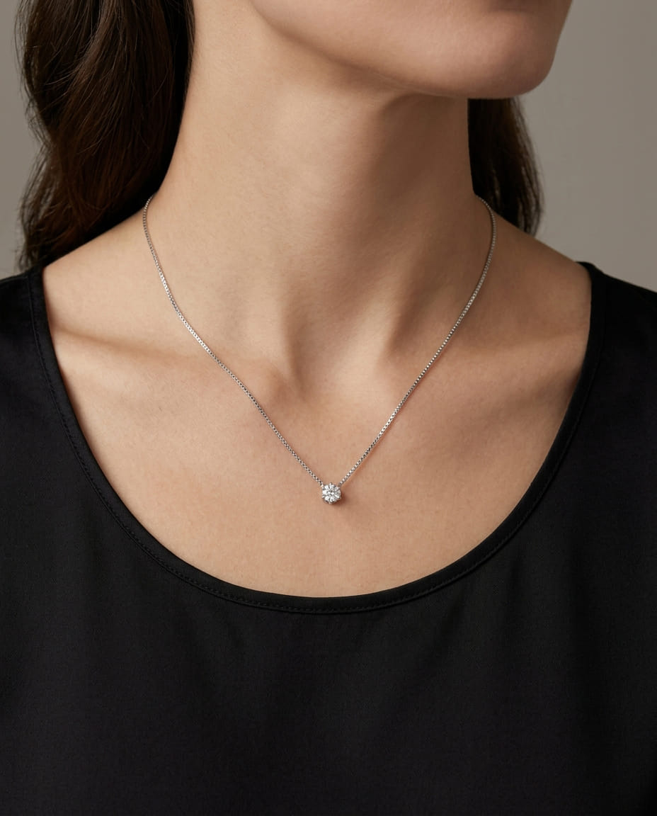 Collana punto luce in oro bianco con diamante 0,20 ct-3