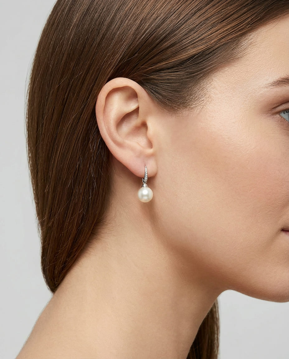 Orecchini pendenti in oro bianco con diamanti e perle 12 mm-3
