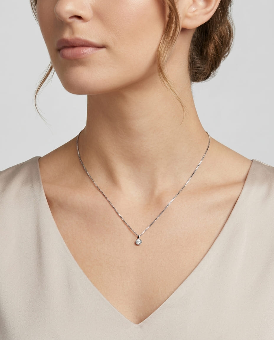 Catenina punto luce in oro bianco 18kt con diamante 0,10 ct-3