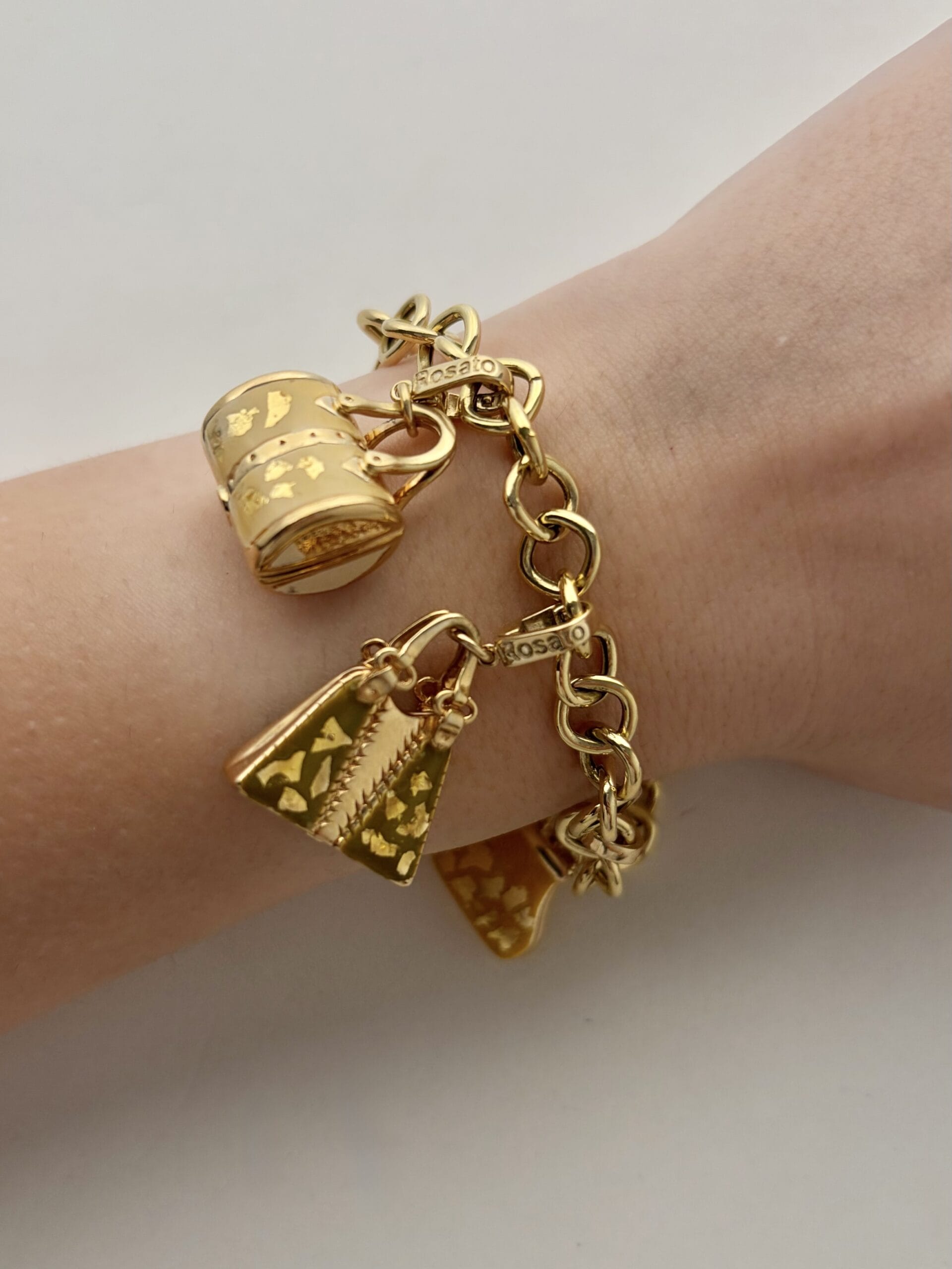 Bracciale rosato con charms in oro giallo-3