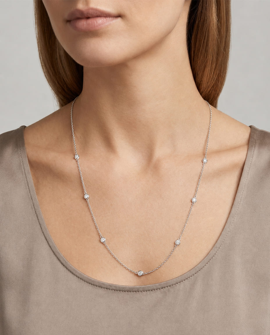 Collana in oro bianco con punti luce-3