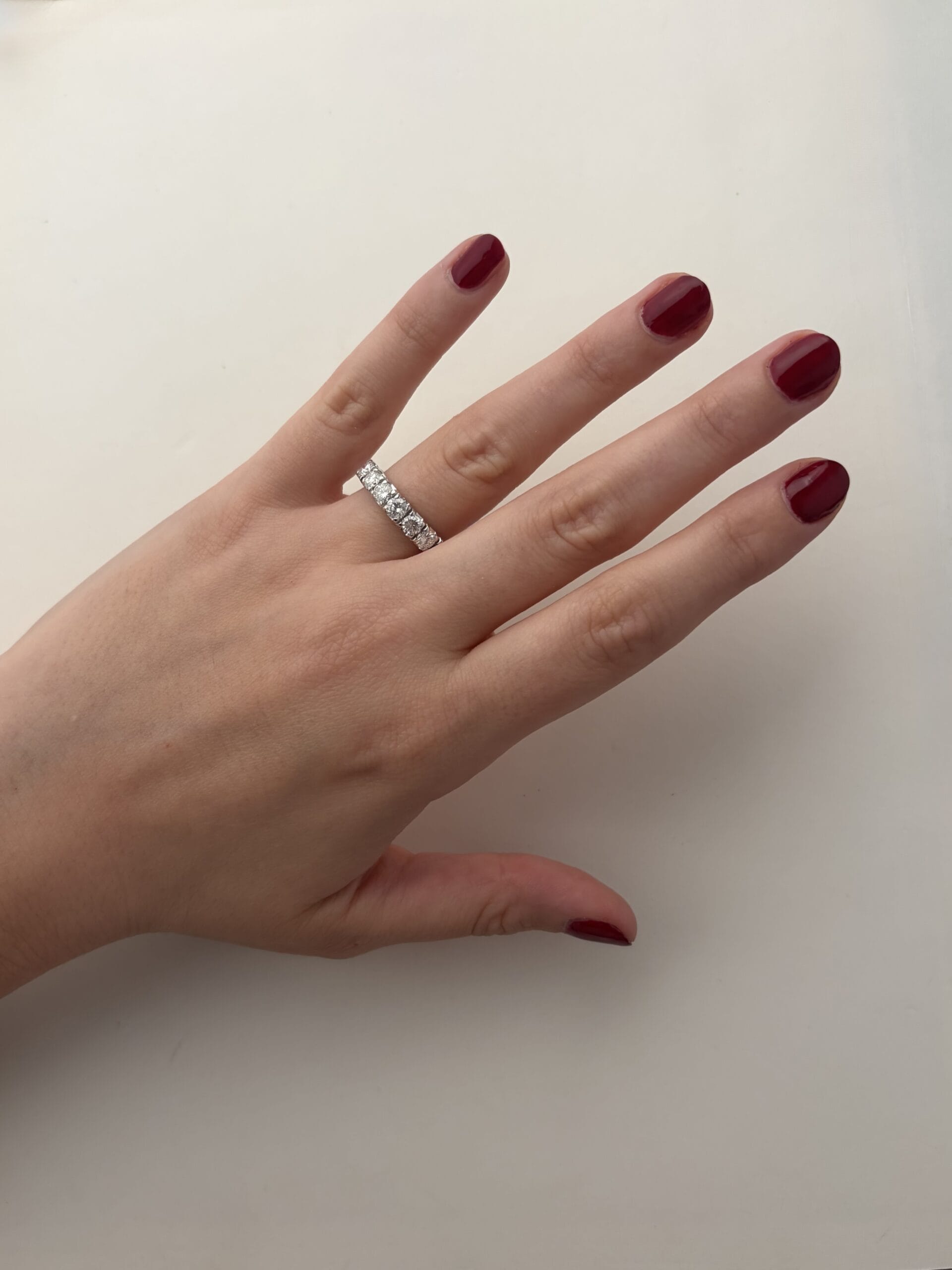 Anello veretta in oro bianco con 7 diamanti 1,26 ct-4