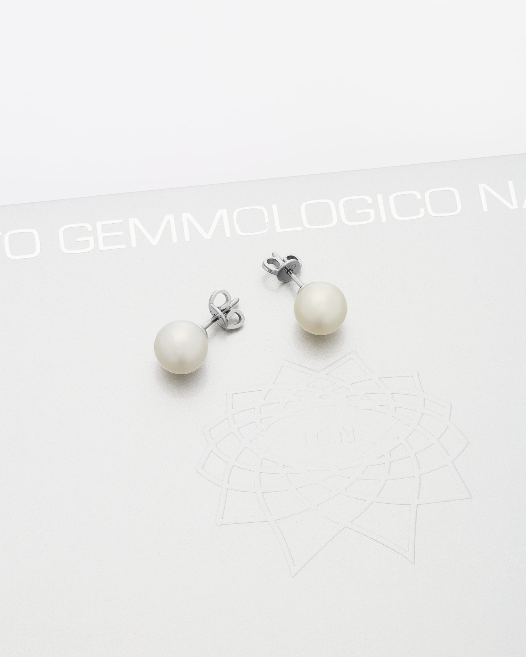 Orecchini a lobo in oro bianco con perle 9,10 mm-2