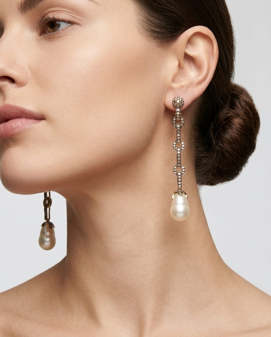 Orecchini pendenti in oro giallo con perle semi-barocche e diamanti fancy-3