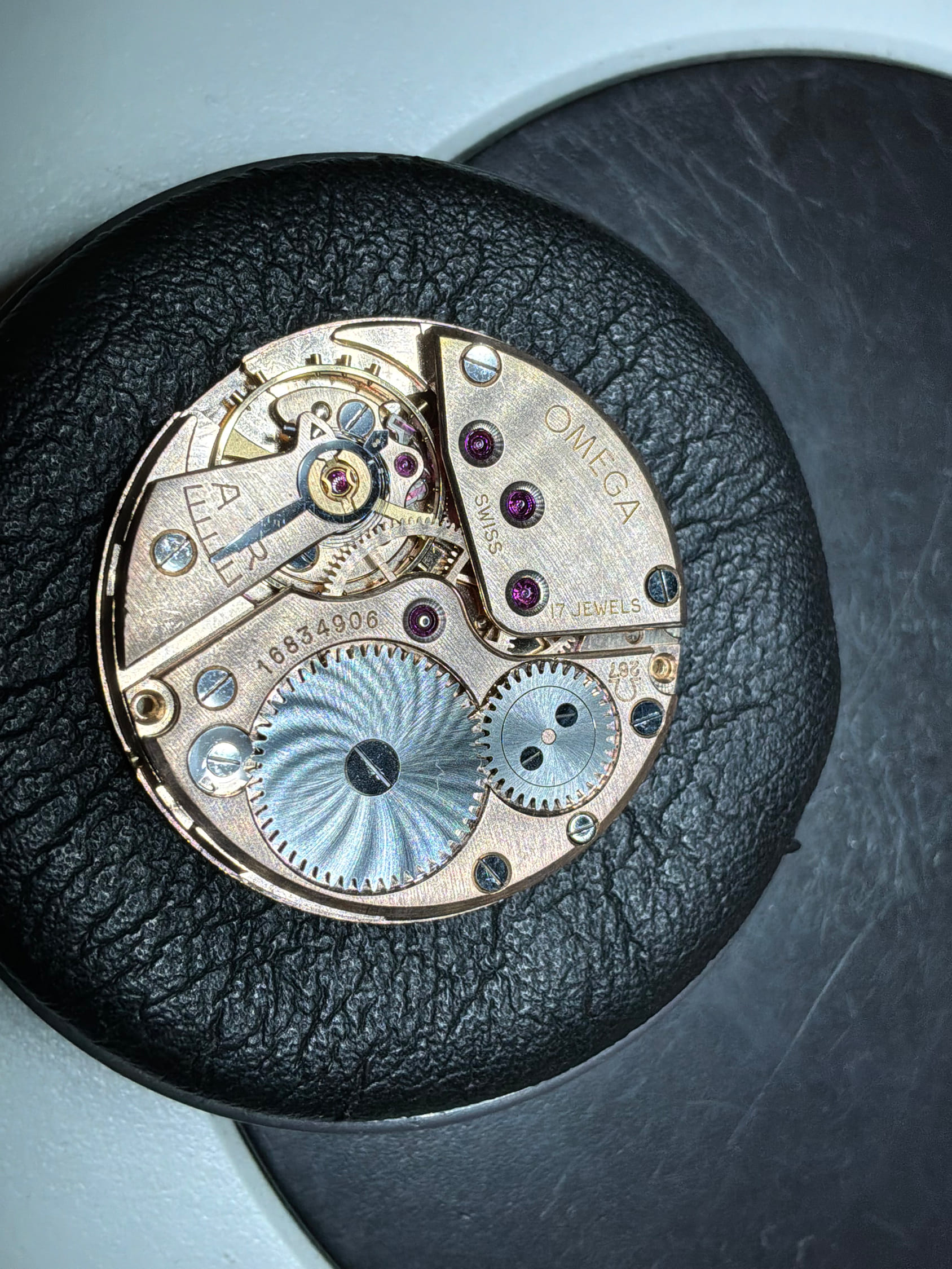 Omega genève gold 9kt 34 mm cal 267-7