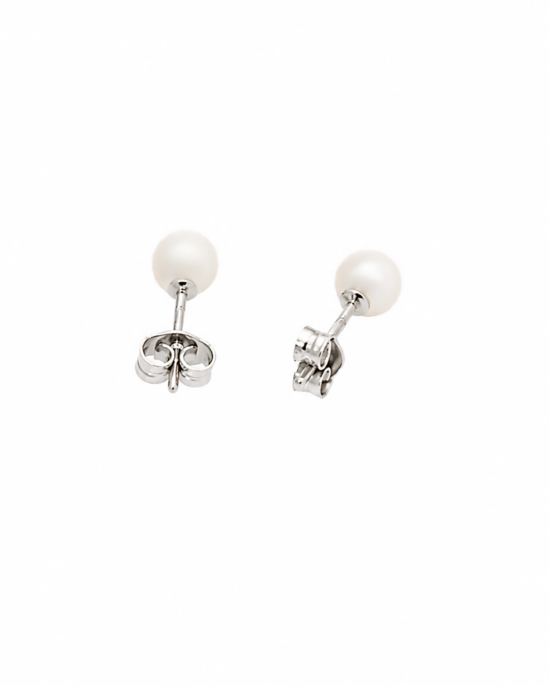 Orecchini con perle fiume 5,5 mm in oro bianco-2