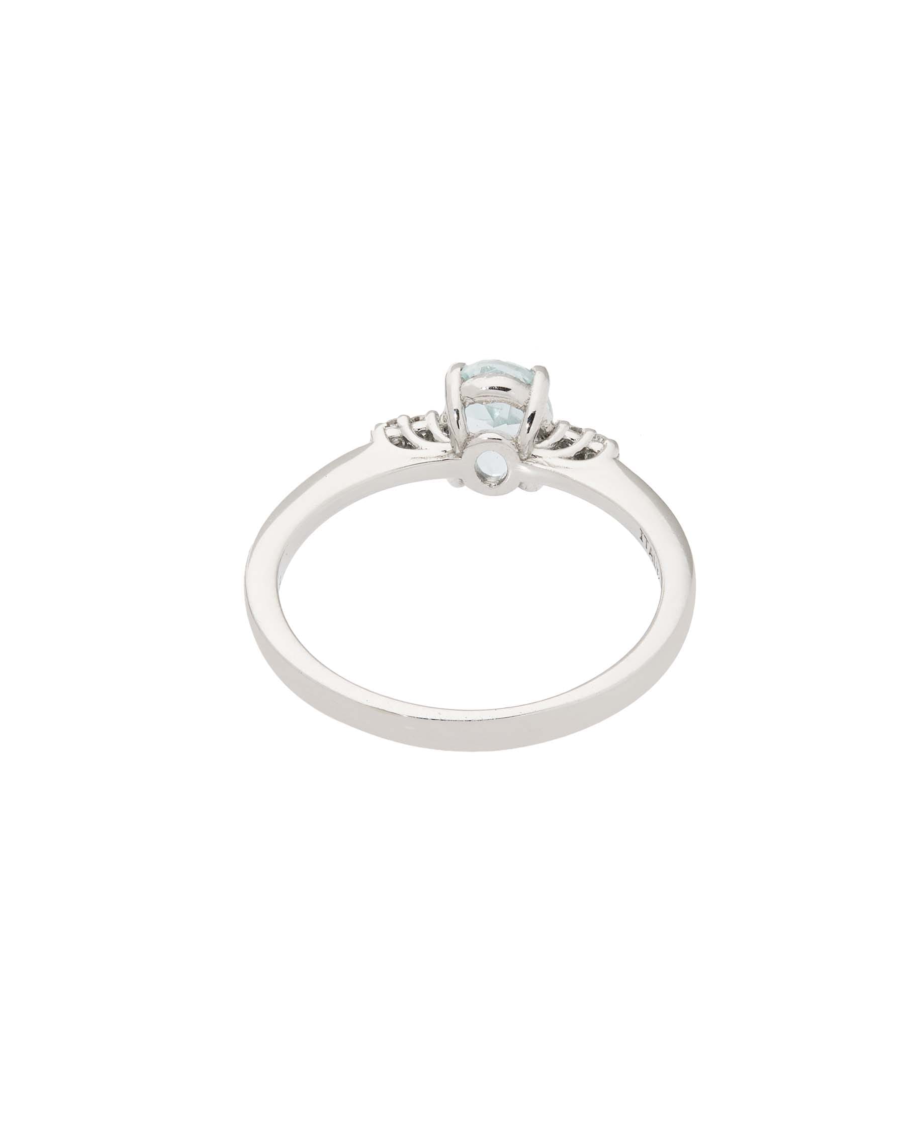 Anello in oro bianco con acquamarina centrale e diamanti laterali-3