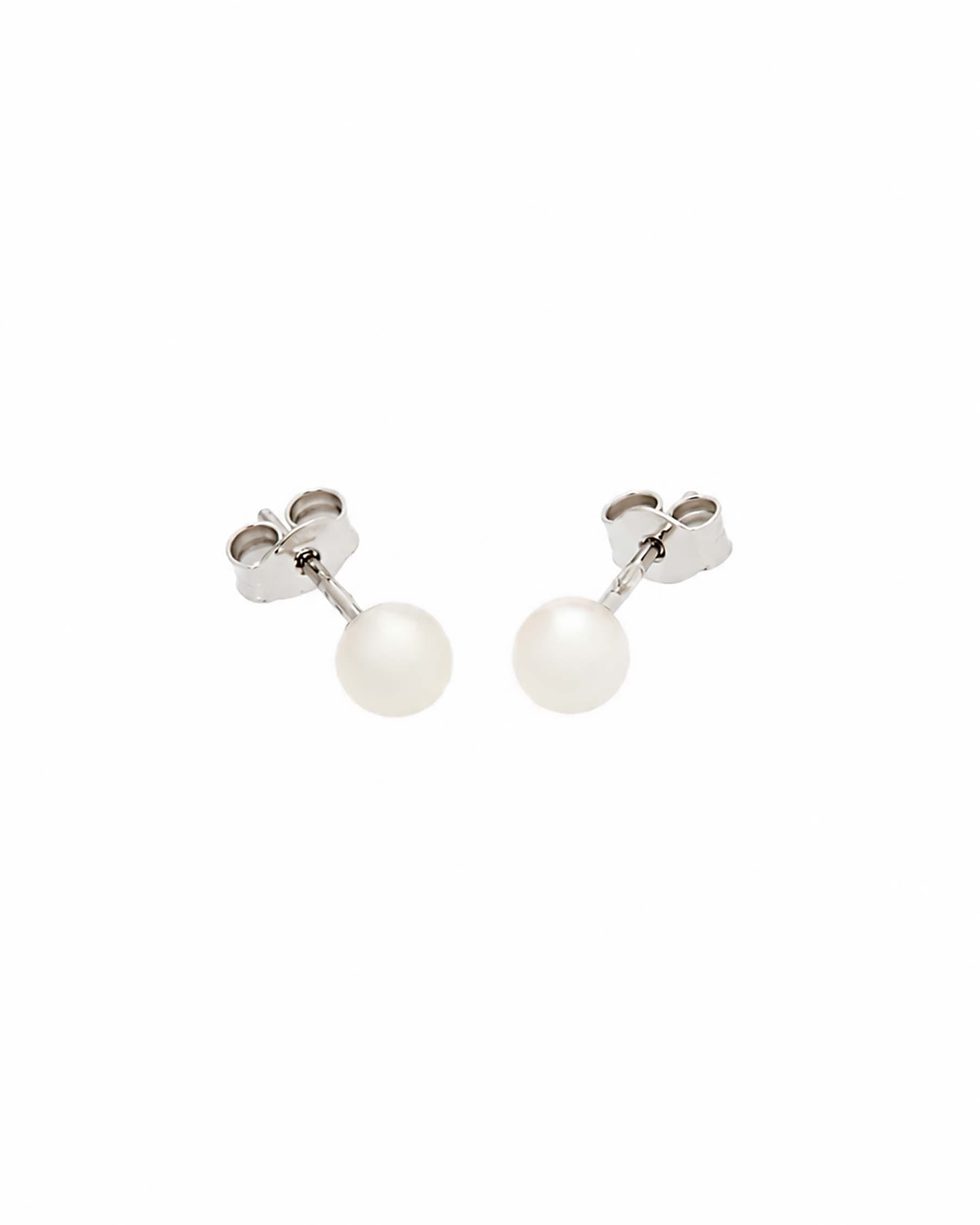 Orecchini con perle fiume 5,5 mm in oro bianco-1