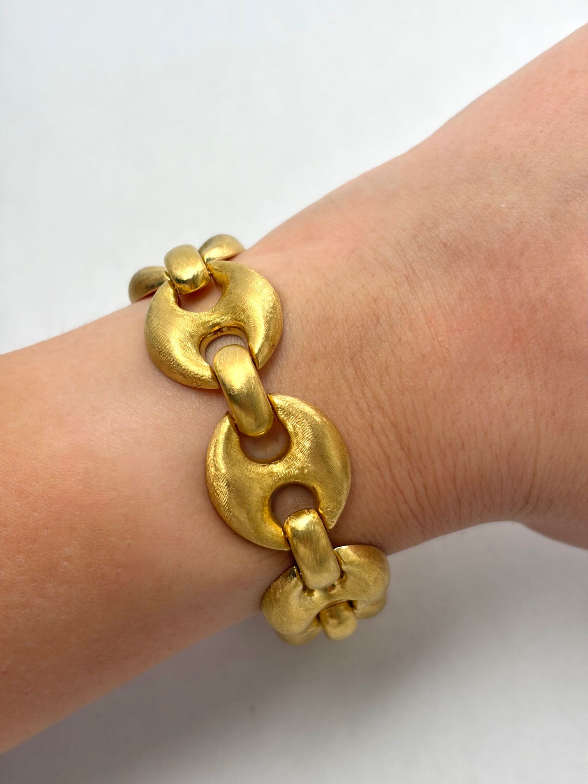Bracciale maglia marinara in oro giallo satinato-3