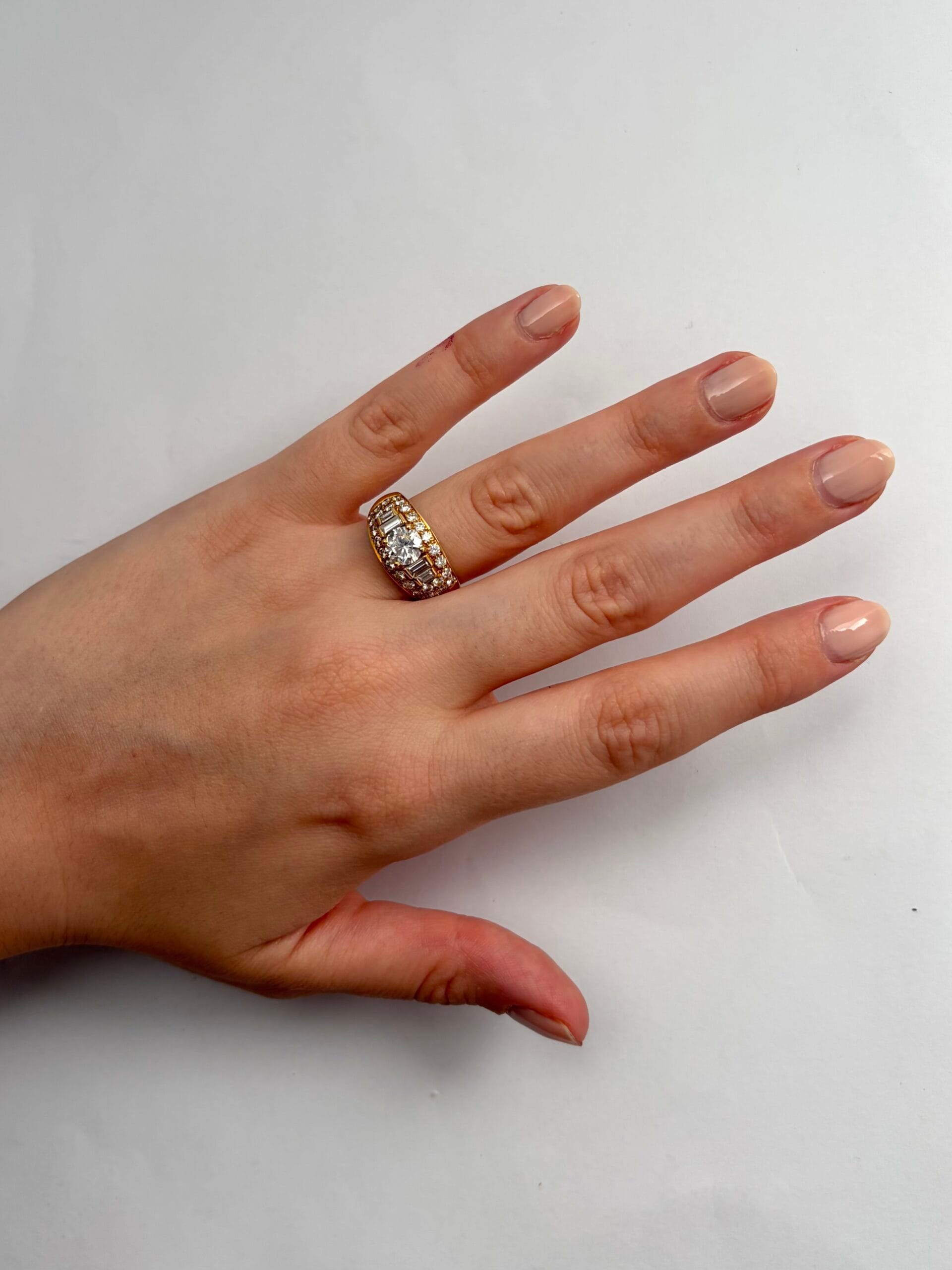 Anello trombino bulgari in oro giallo con diamanti-6