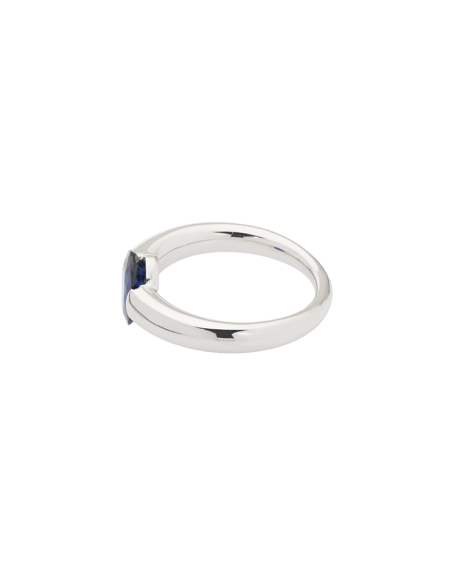 Anello in oro bianco con zaffiro-2