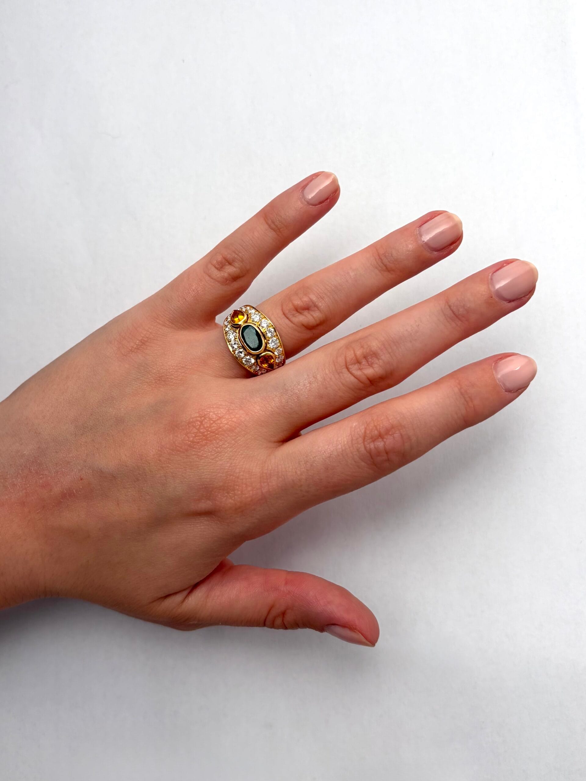 Anello fascia in oro giallo con smeraldo, diamanti e quarzi citrini-4