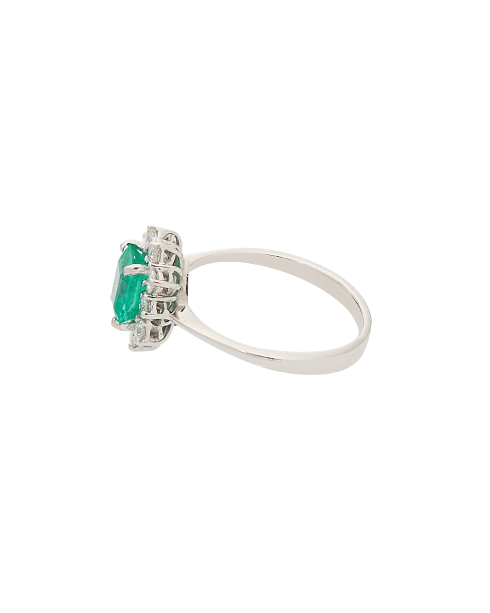 Anello in oro bianco con smeraldo 0,90 ct e diamanti-2