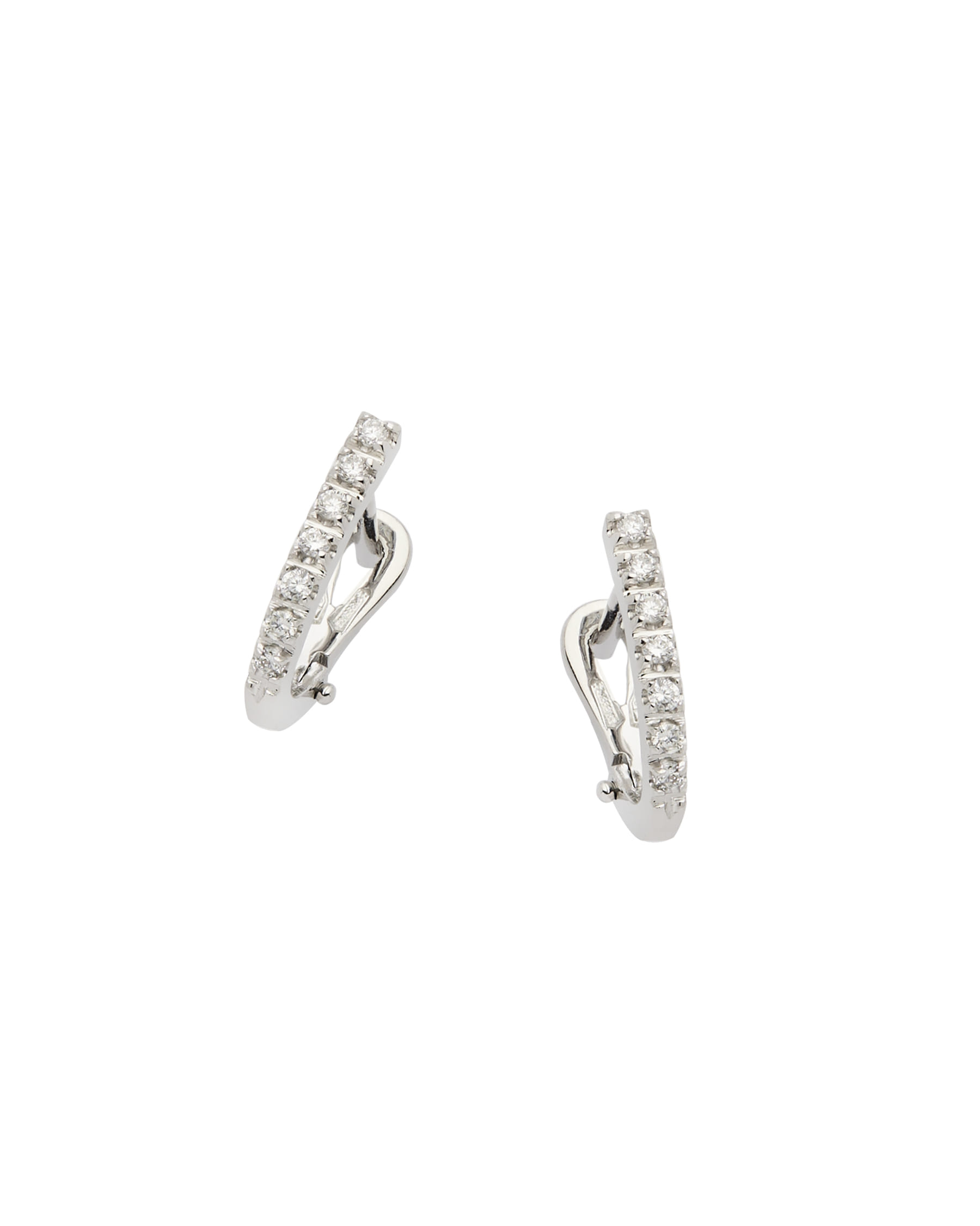 Orecchini cerchietto sgriffato in oro bianco con diamanti-1