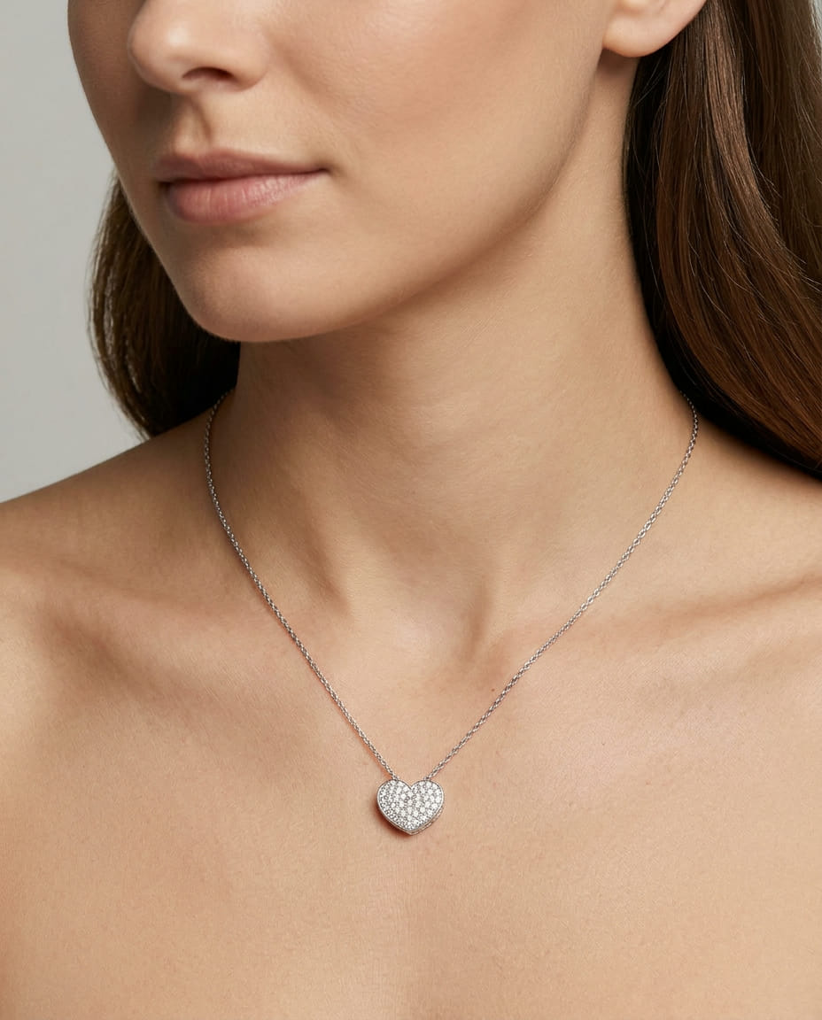 Collana oro bianco con ciondolo cuore e pavè di diamanti-3