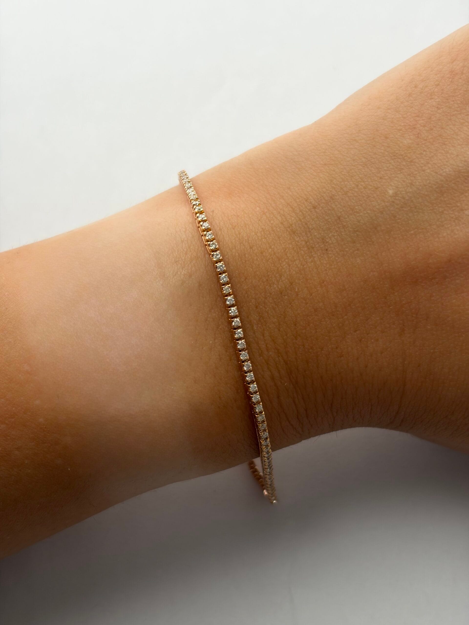 Bracciale tennis in oro rosa con diamanti-3